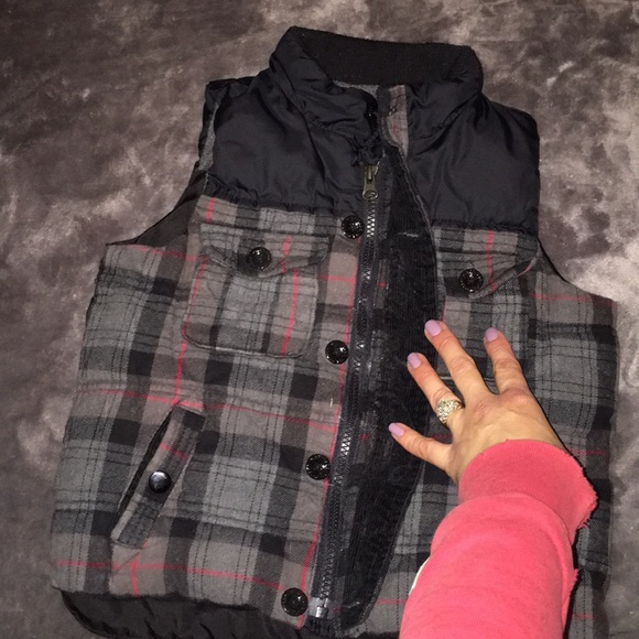 Baby Gap Boys Plaid Vest Black Gray Red 4T 4 Toddler EUC/Like New - Picture 5 of 8